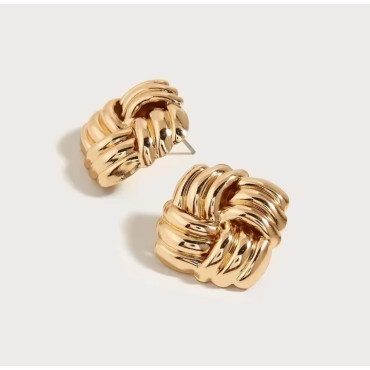 RETRO EARRING